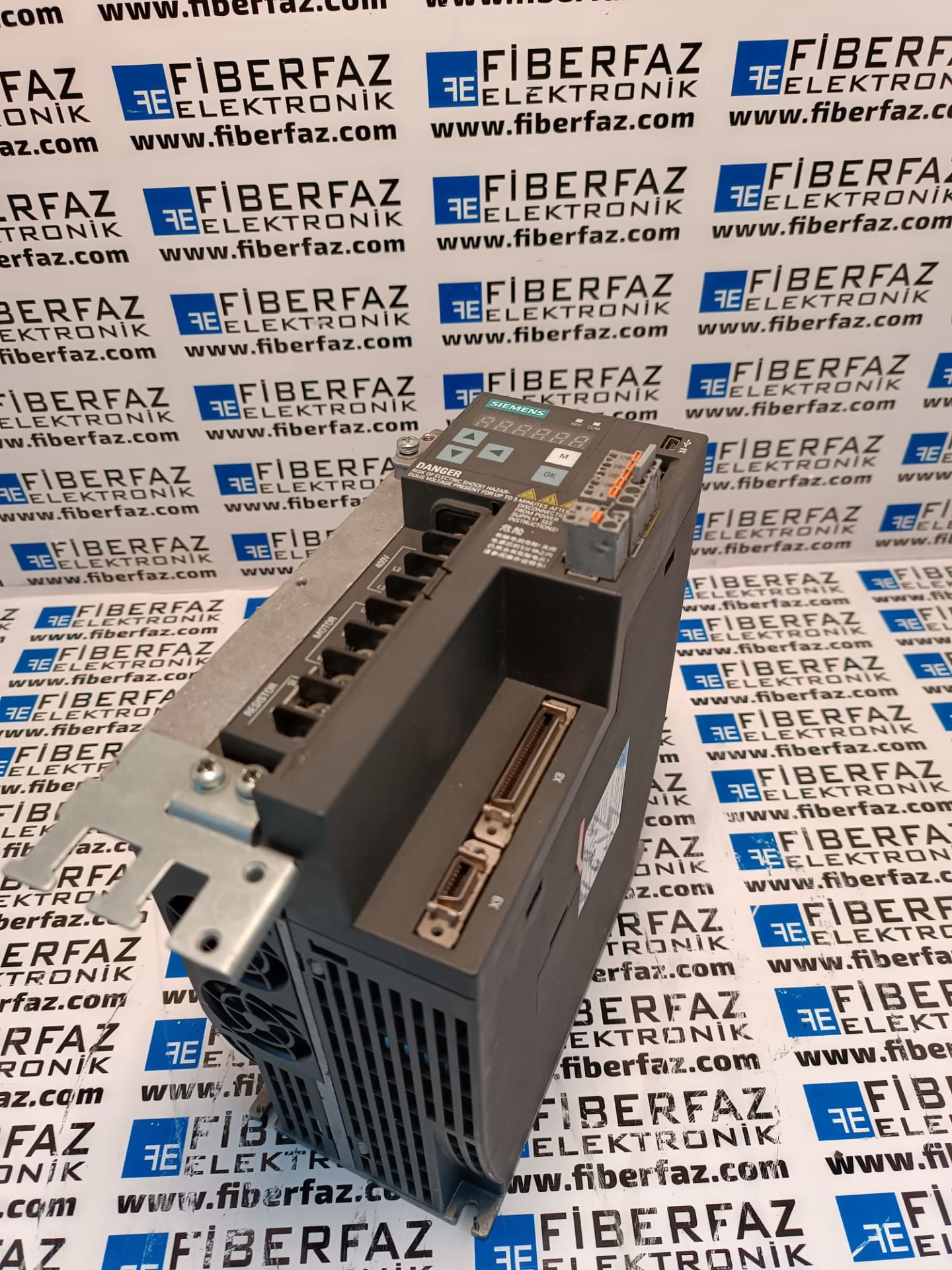 6SL3210-5FE11-5UA0 SIEMENS SINAMICS V90 SERVO DRIVE