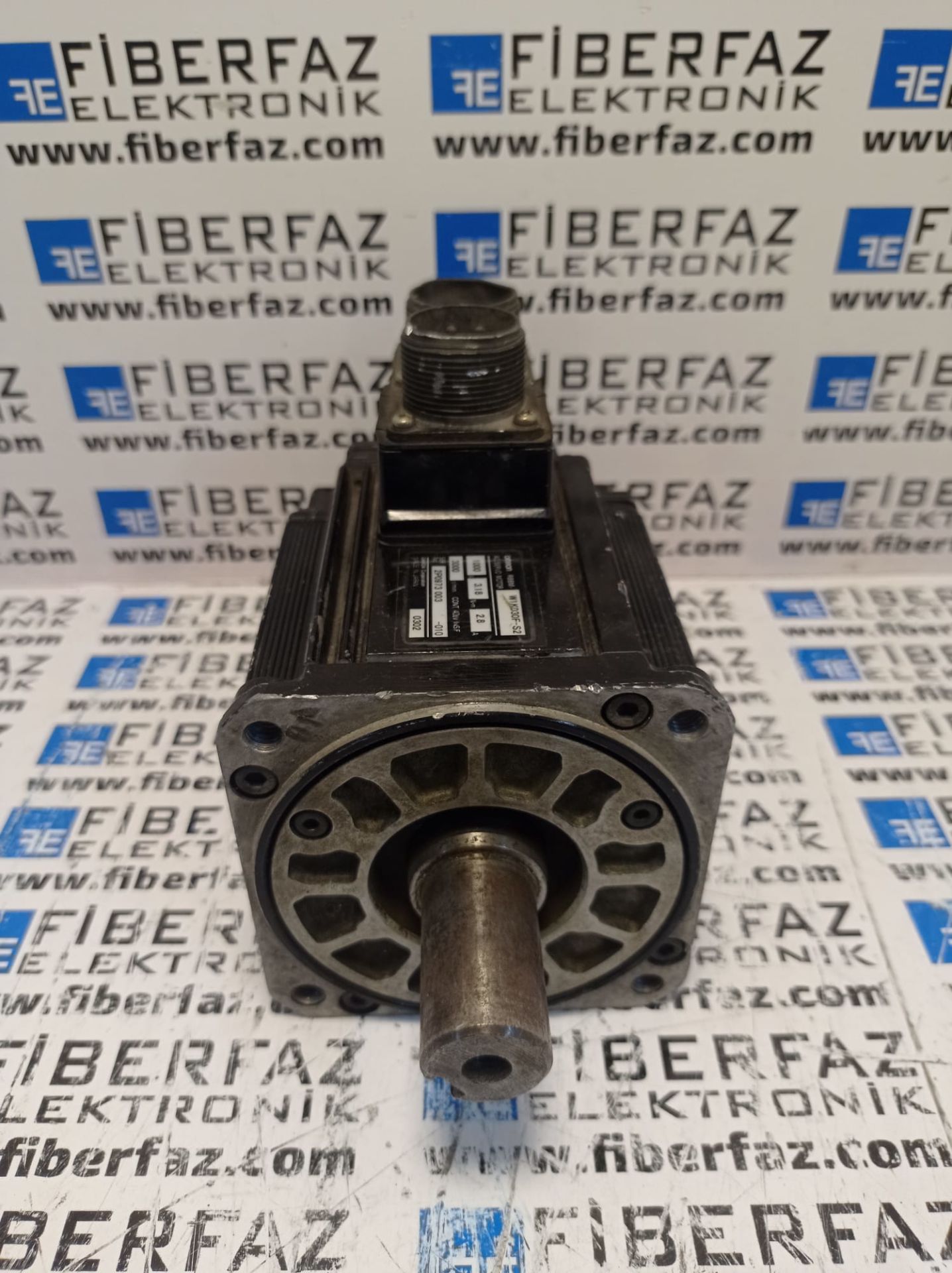 Omron Servo Motor R88M-W1K030F-S2