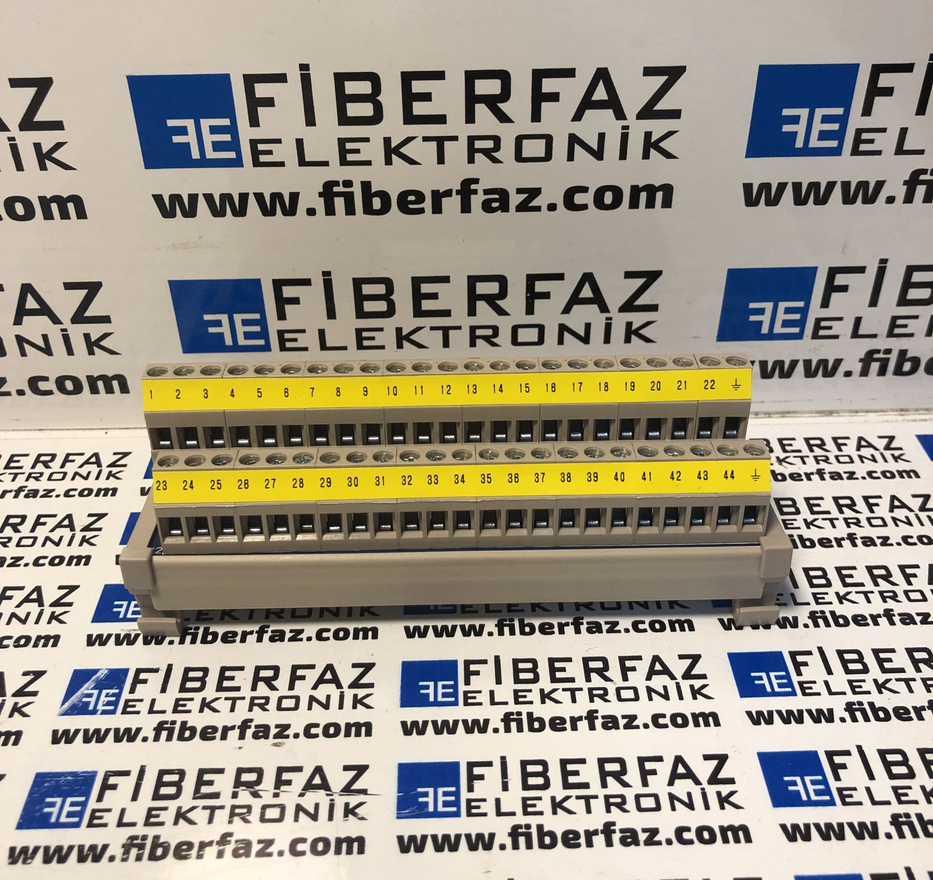 Eumax XSHDM44-02 44 PIN D-SUB - KLEMENS KONNEKTOR