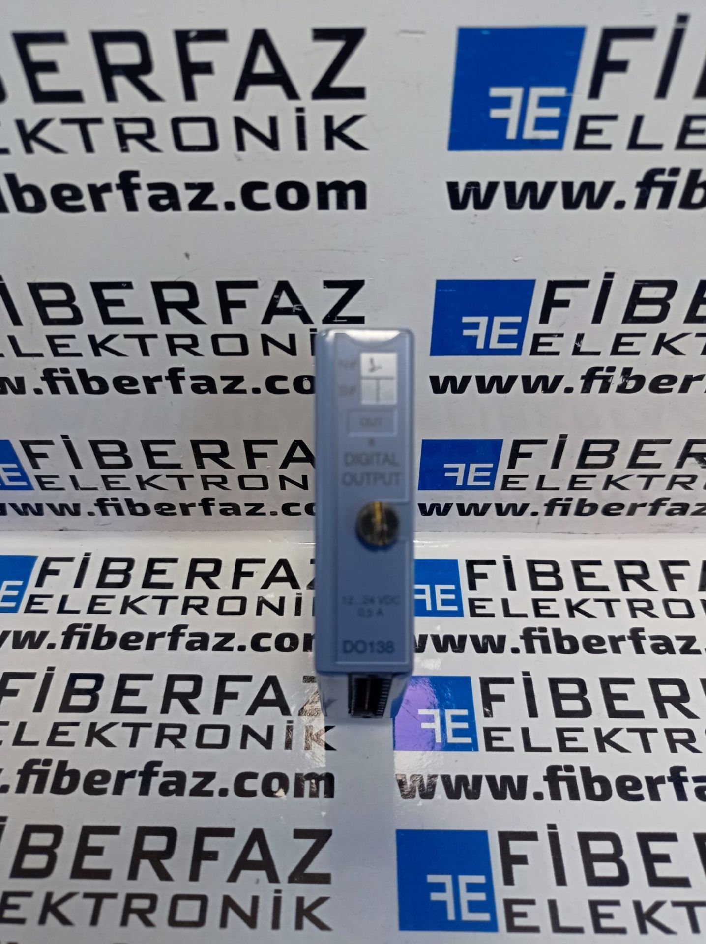 7DO138.70 B&R PLC System 2003 8DO MODUL