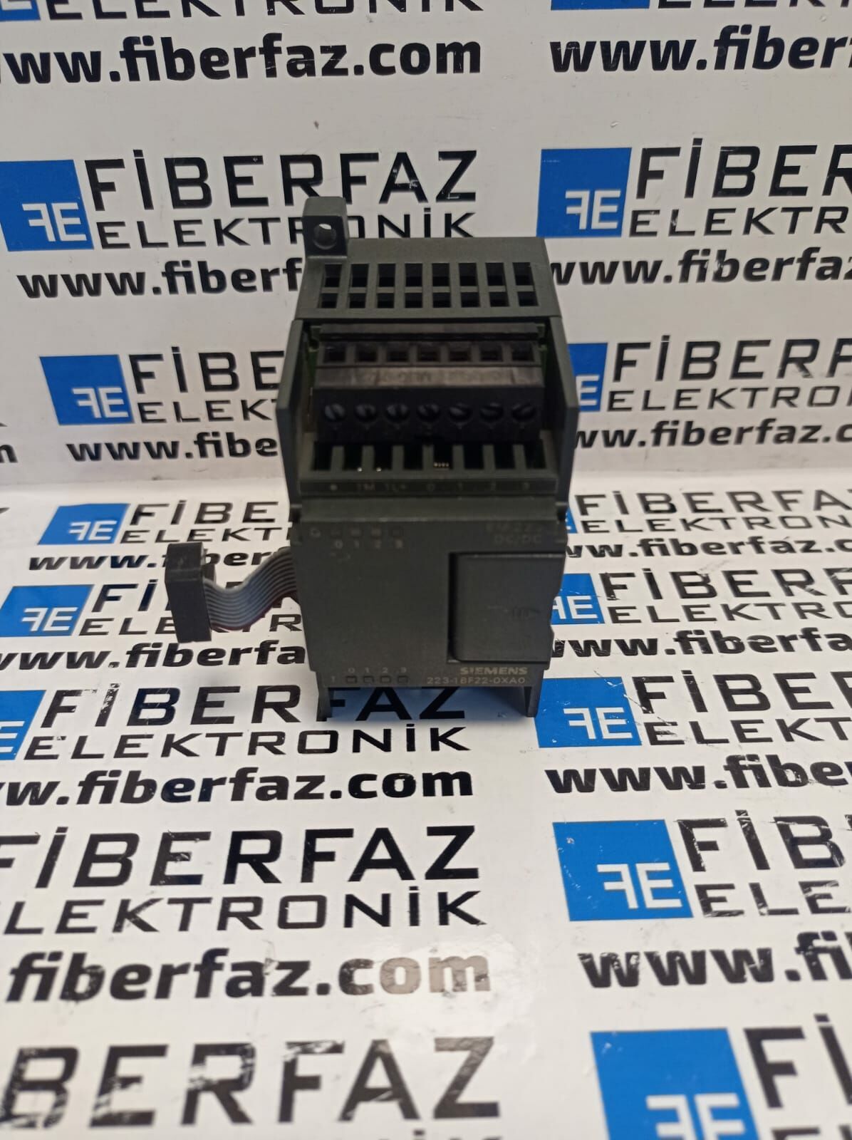 6ES7 223-1BF22-0XA0 SIEMENS SIMATIC S7-200 EM223 4DI / 4DO (6ES7223-1BF22-0XA0 )