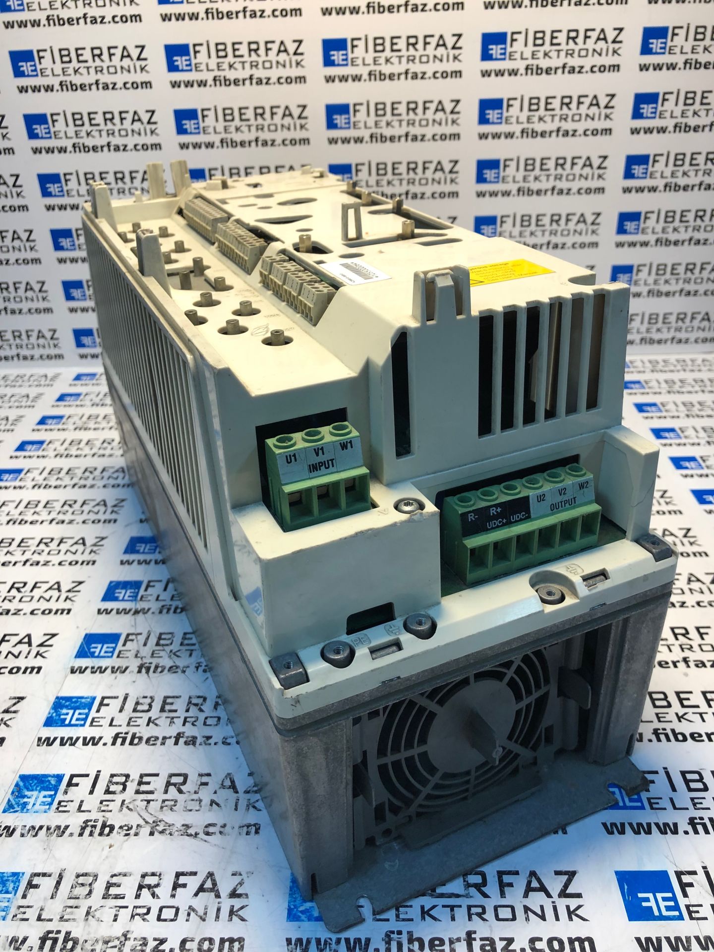 ACS800-01-0016-3 ABB ACS800 AC MOTOR SURUCUSU 11kW
