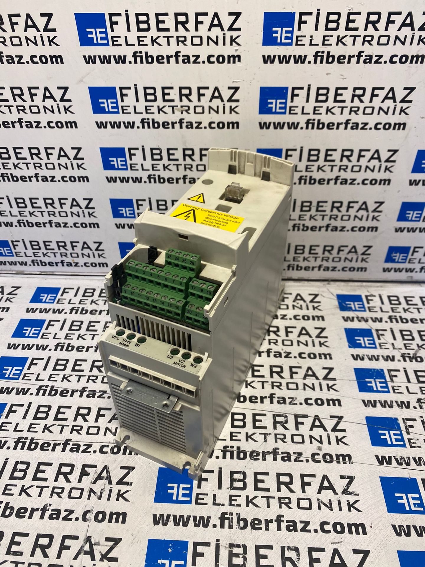 ABB ACS310-03E-06A2-4  AC MOTOR SURUCU 2.2kW
