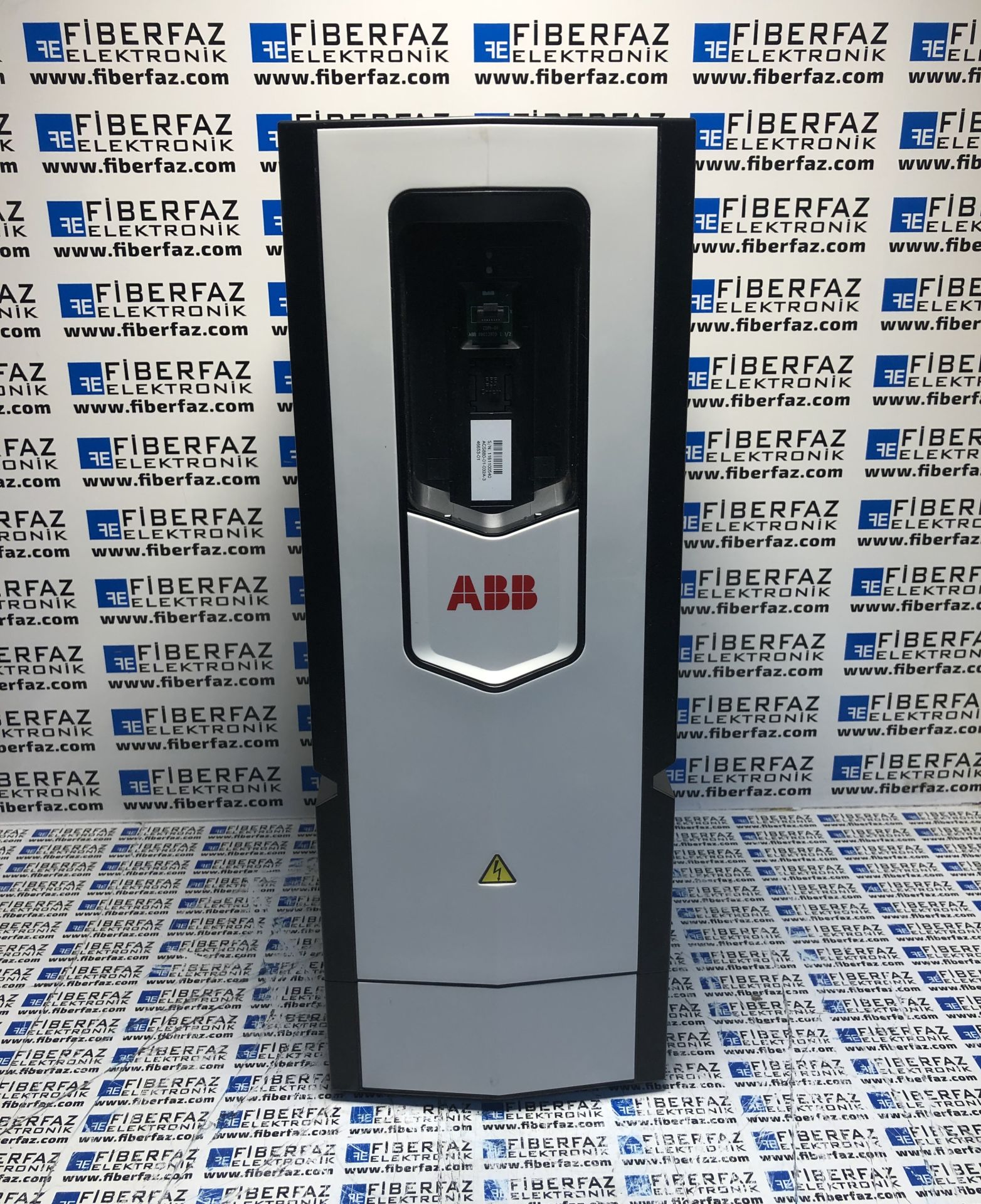 ACS880-01-032A-3 ABB ACS880 AC MOTOR SURUCUSU 15kW