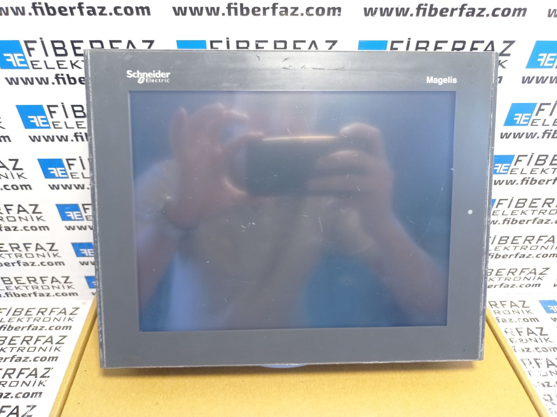 XBTGT5330 SCHNEIDER - TELEMECANIQUE MEGELIS 10,4'' TFT HMI - OPERATOR PANEL