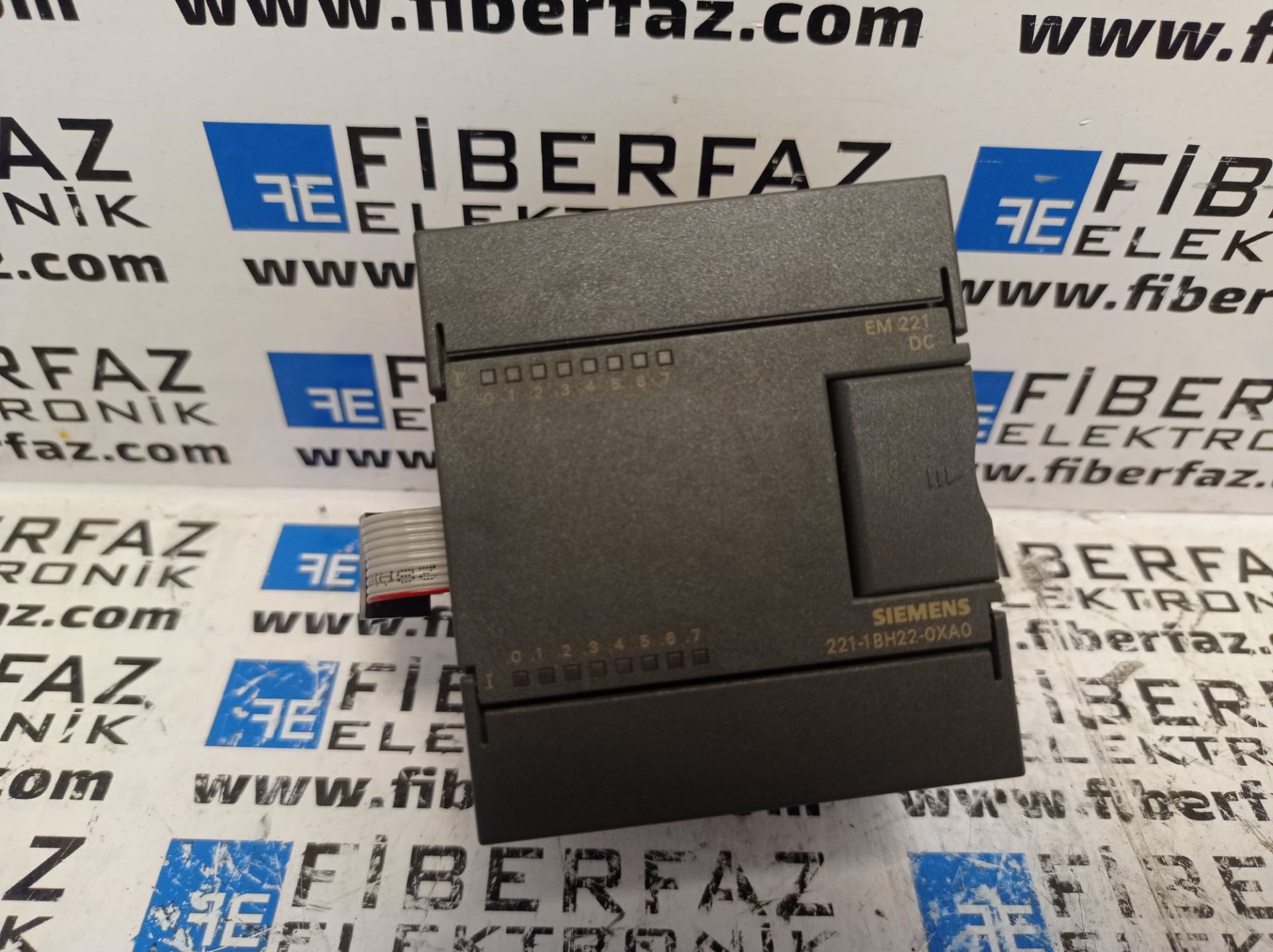 6ES7 221-1BH22-0XA0 SIEMENS SIMATIC S7-200 EM221 16DI ( 6ES7221-1BH22-0XA0 )