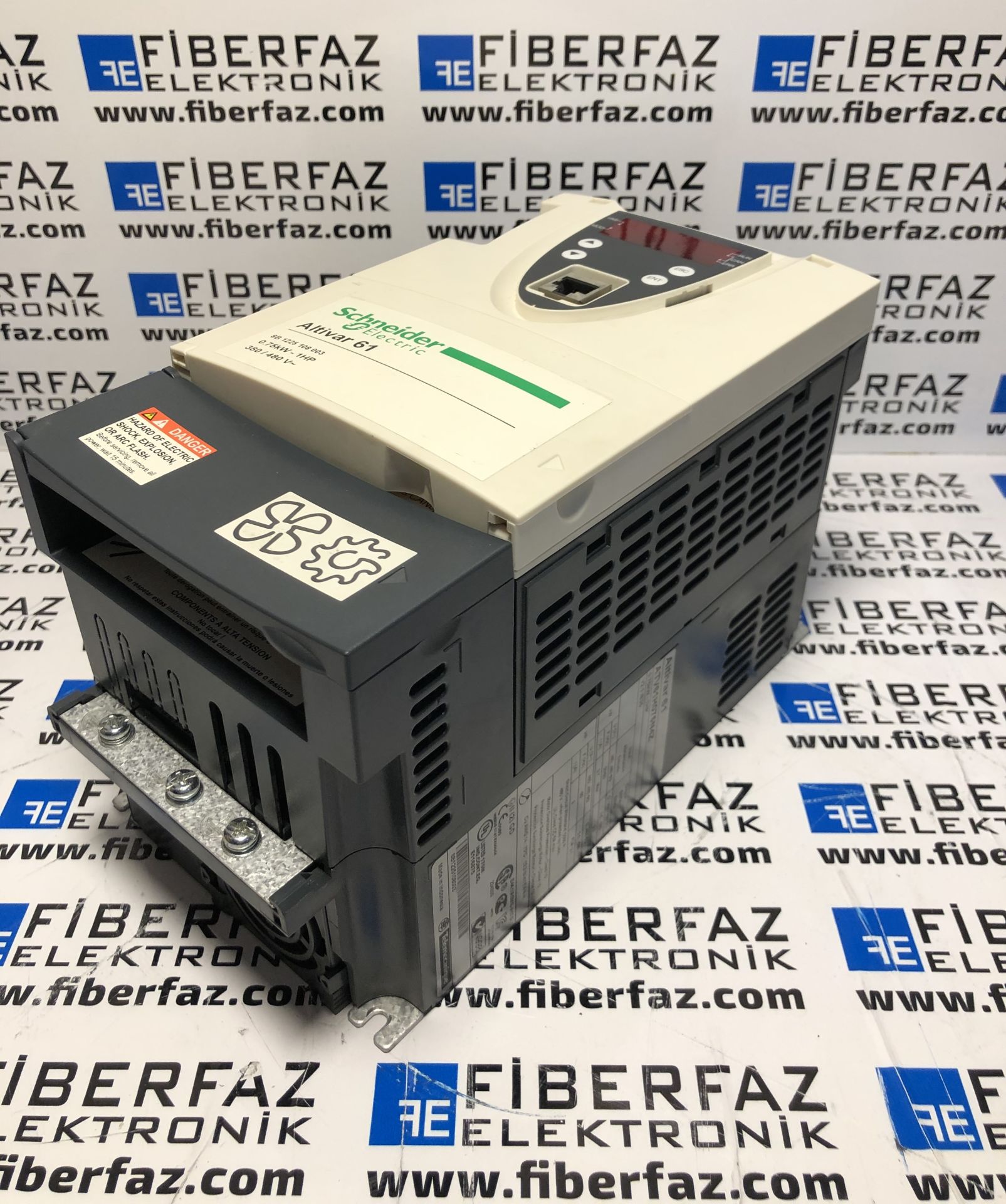 ATV61H075N4Z SCHNEIDER ALTIVAR ATV61 SURUCU 0.75kW