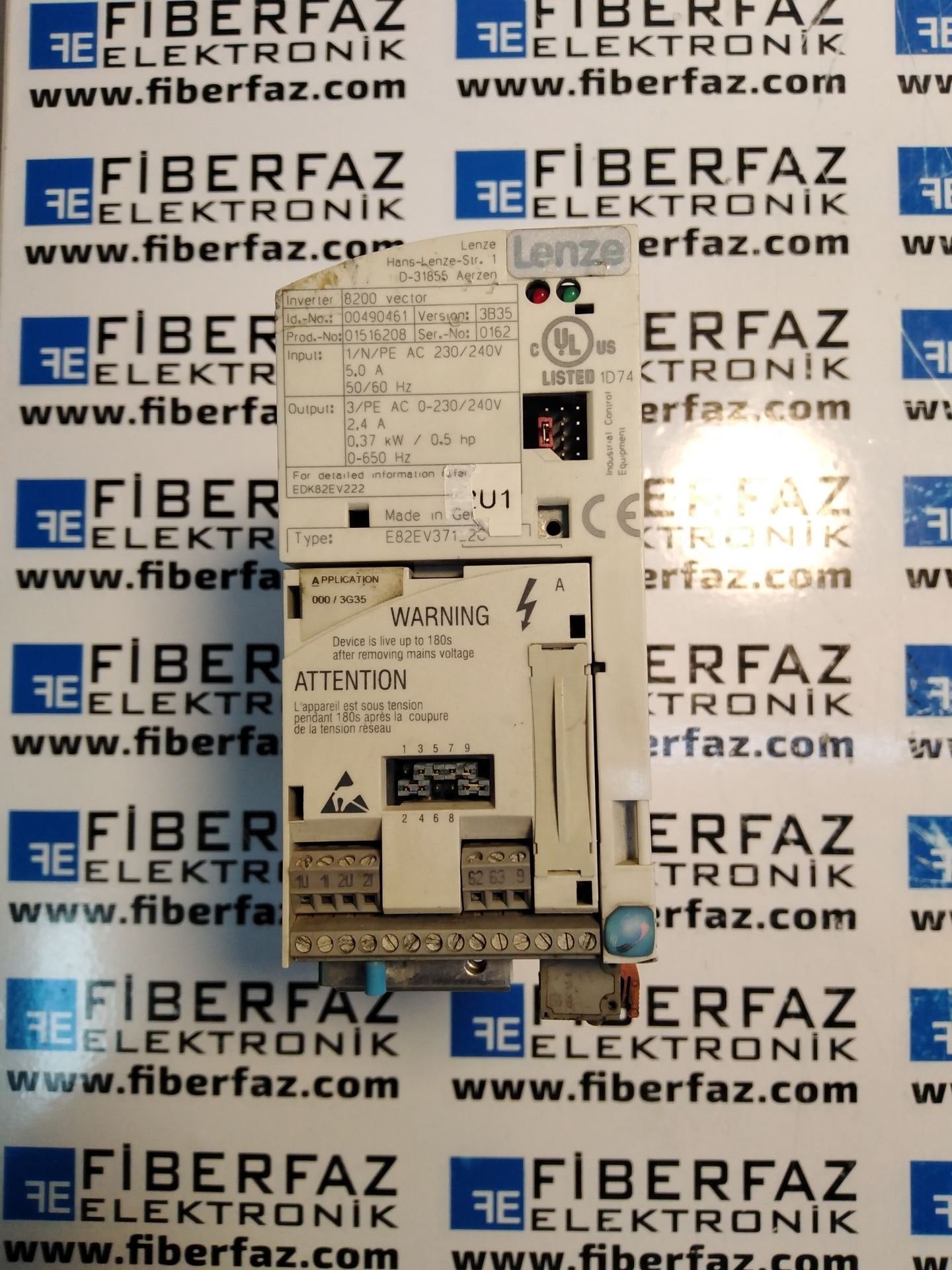 E82EV371_2C LENZE 8200 VECTOR SERIES AC DRIVE 0,37KW