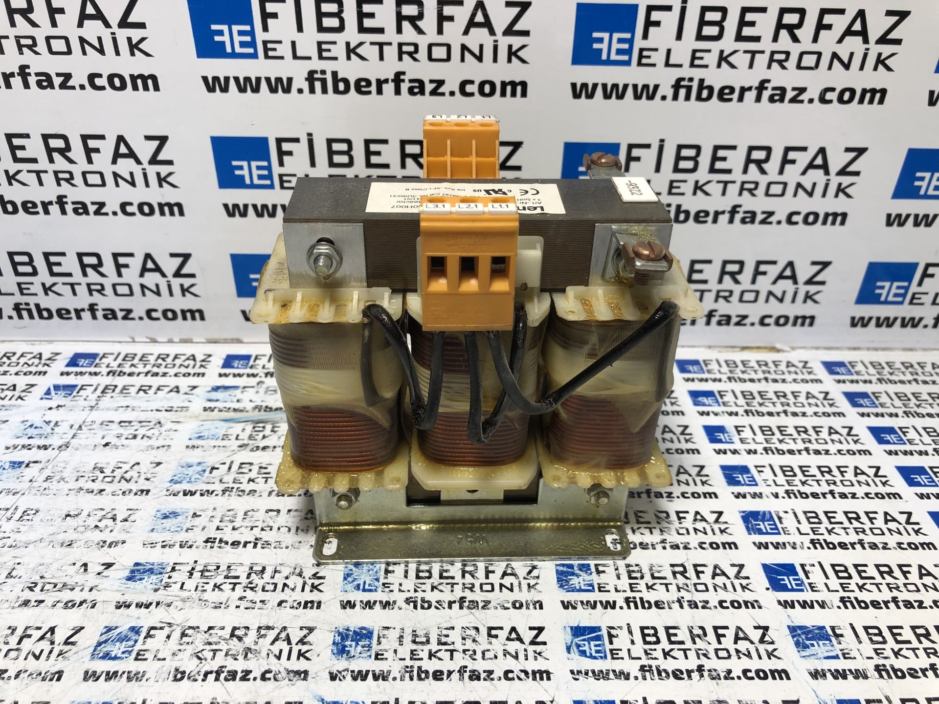 Lenze Sürücü EZN3A0500H007
