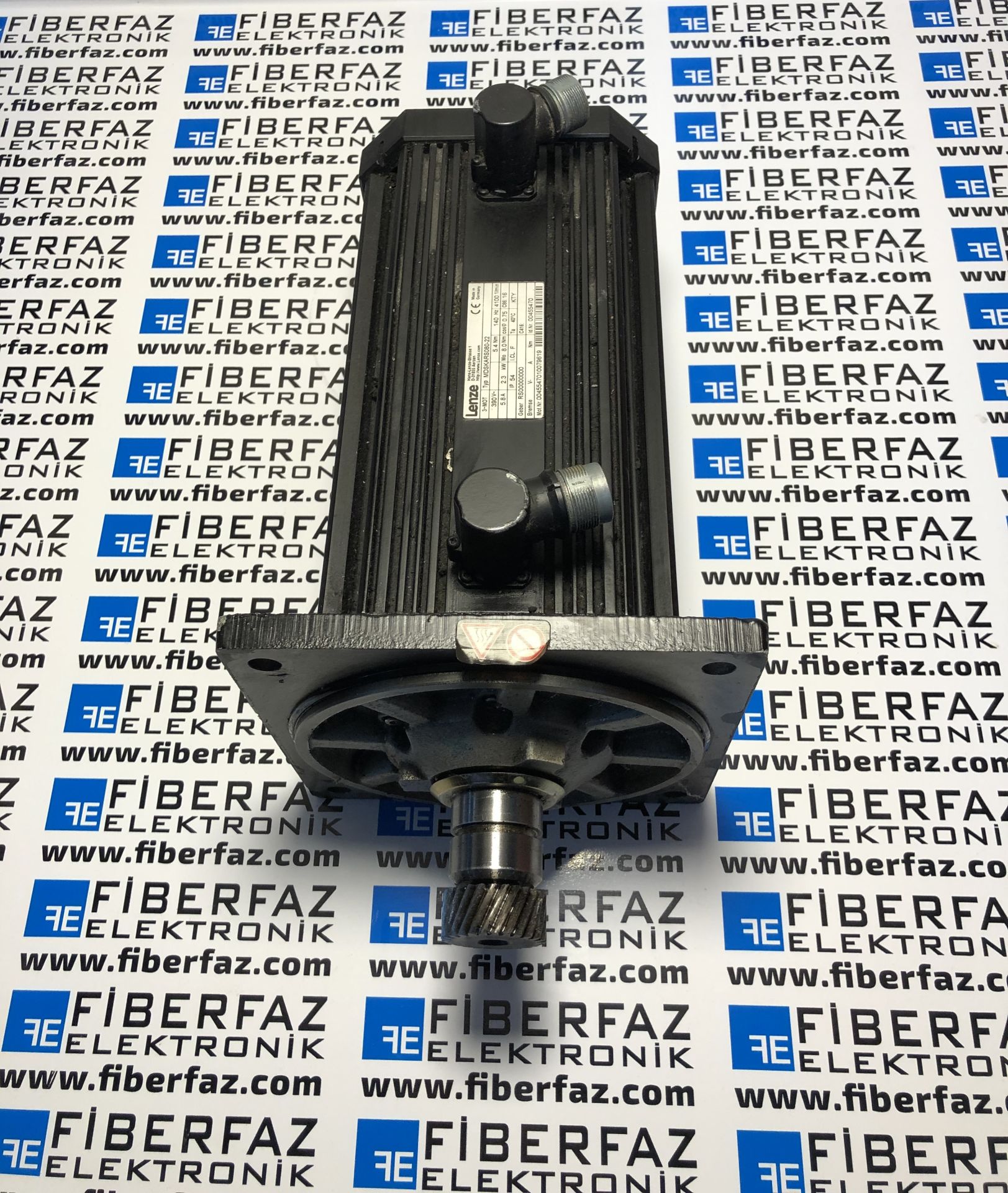 Lenze Servo Motor MDSKARS080-22