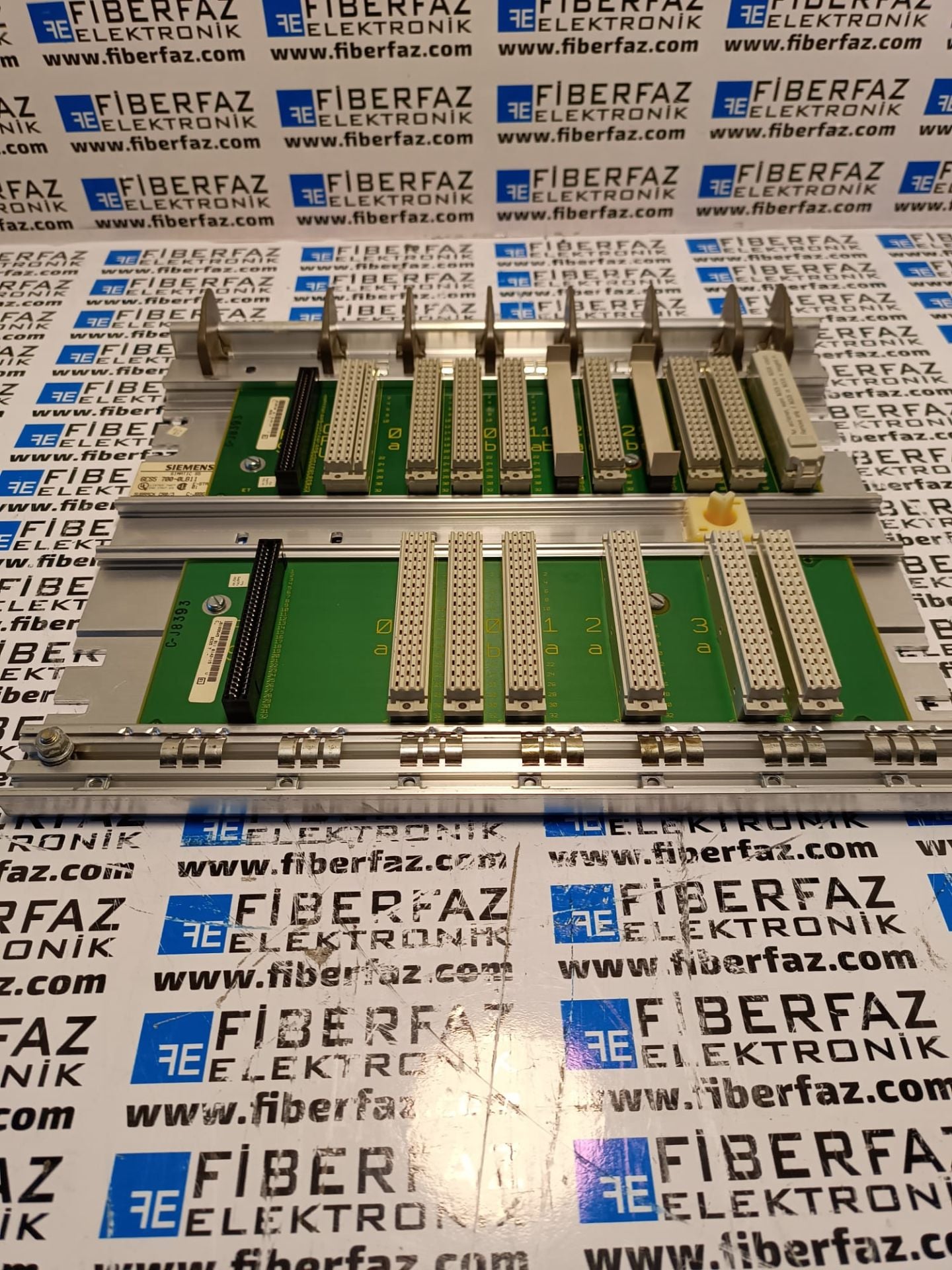 SIEMENS 6ES5 700-0LB11 SIMATIC S5 RACK   (6ES5700-0LB11 )