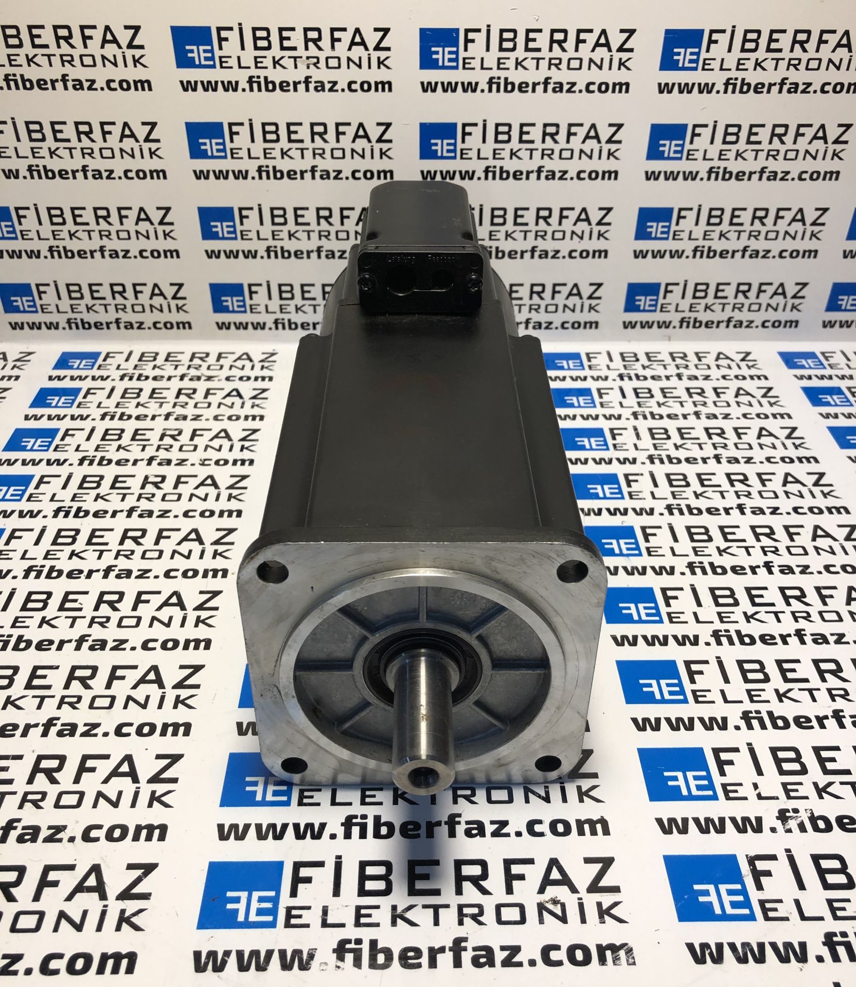 Indramat Servo Motor MKD071B-061-GG0-KN