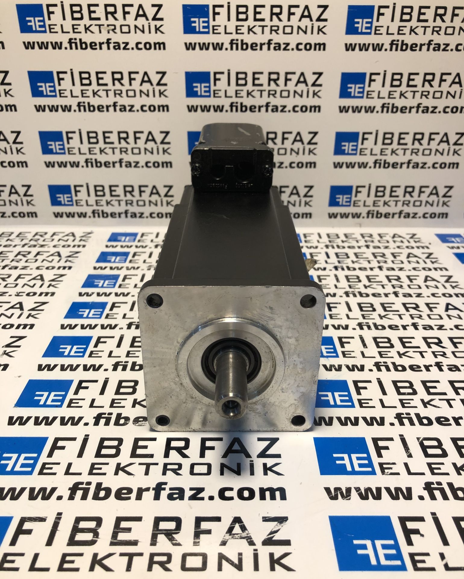 Indramat Servo Motor MKD041B-144-GG1-KN