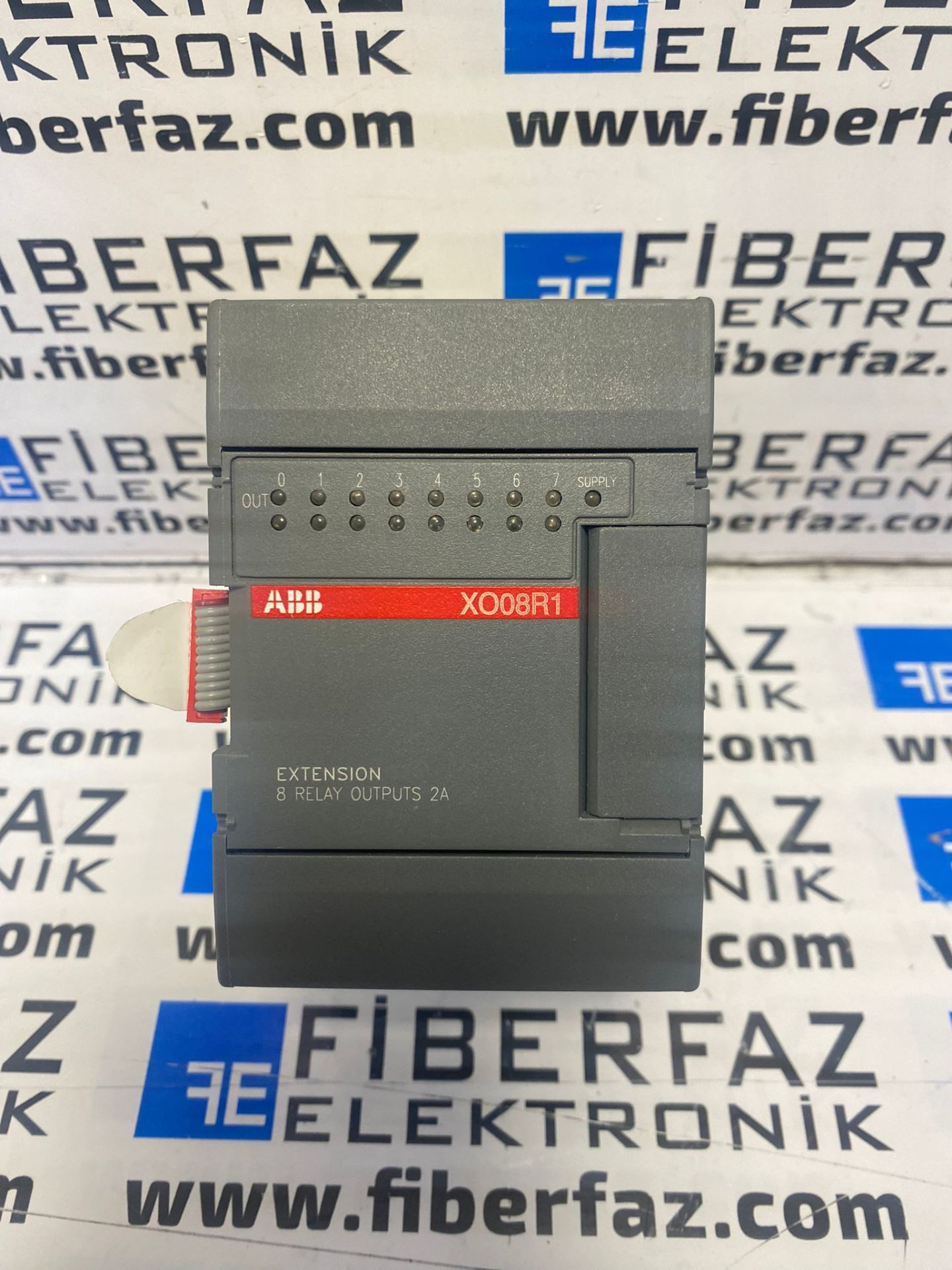 XO08R1-B04 ABB PLC (1SBP260101R1001) 8 KANAL ROLE CIKIS MODULU